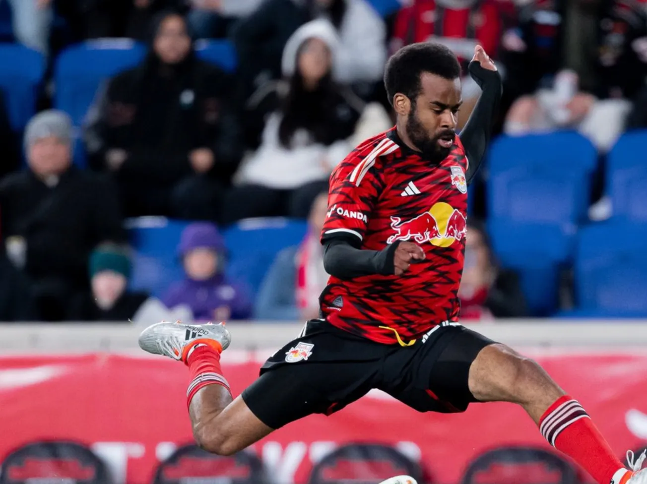 New York Red Bulls Score Late to Edge Toronto FC 2-1