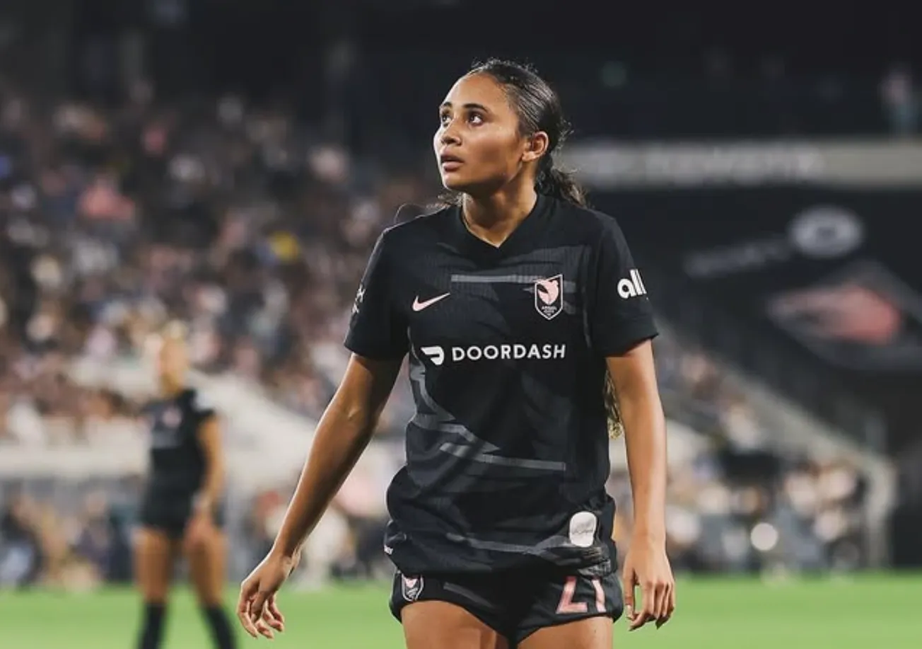 Alyssa Thompson joins Chelsea in record-breaking transfer