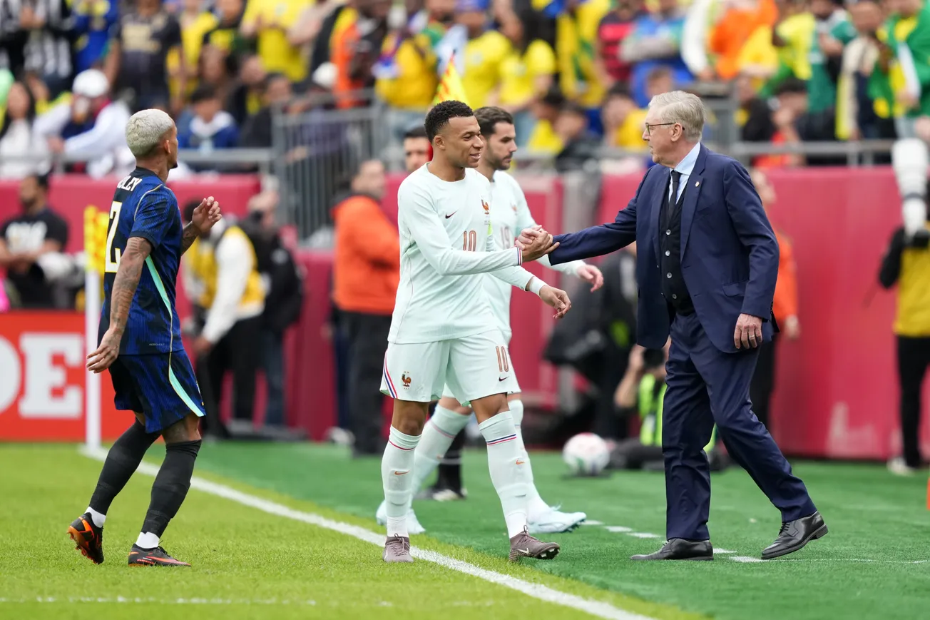 Brazil's tactical struggles exposed in France defeat ahead of 2026
